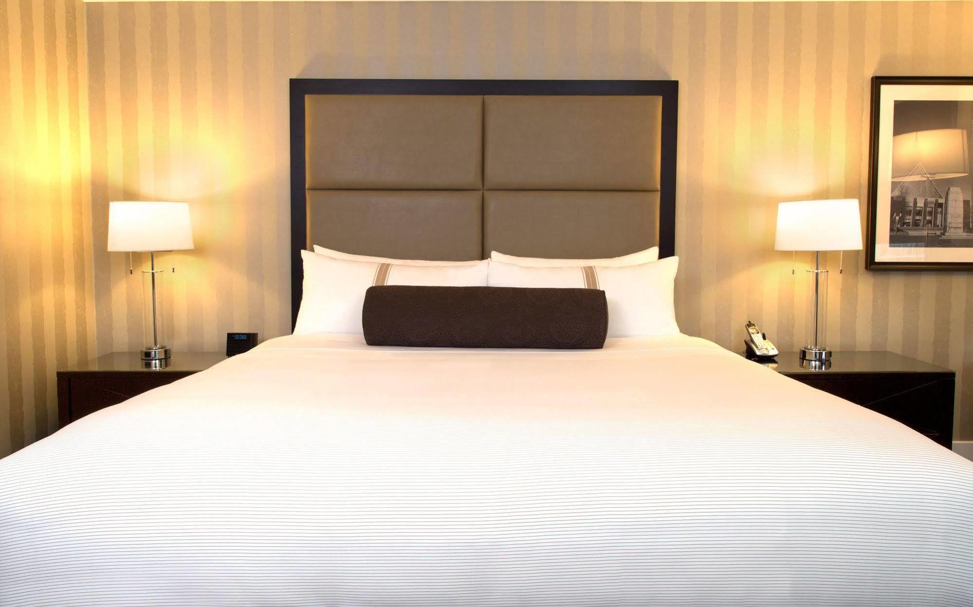 Sandman Signature Edmonton Downtown Hotel מראה חיצוני תמונה